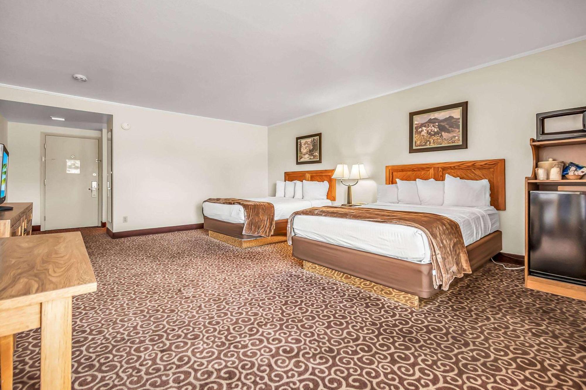 Red Arrow Inn & Suites, A Travelodge By Wyndham Montrose Eksteriør bilde