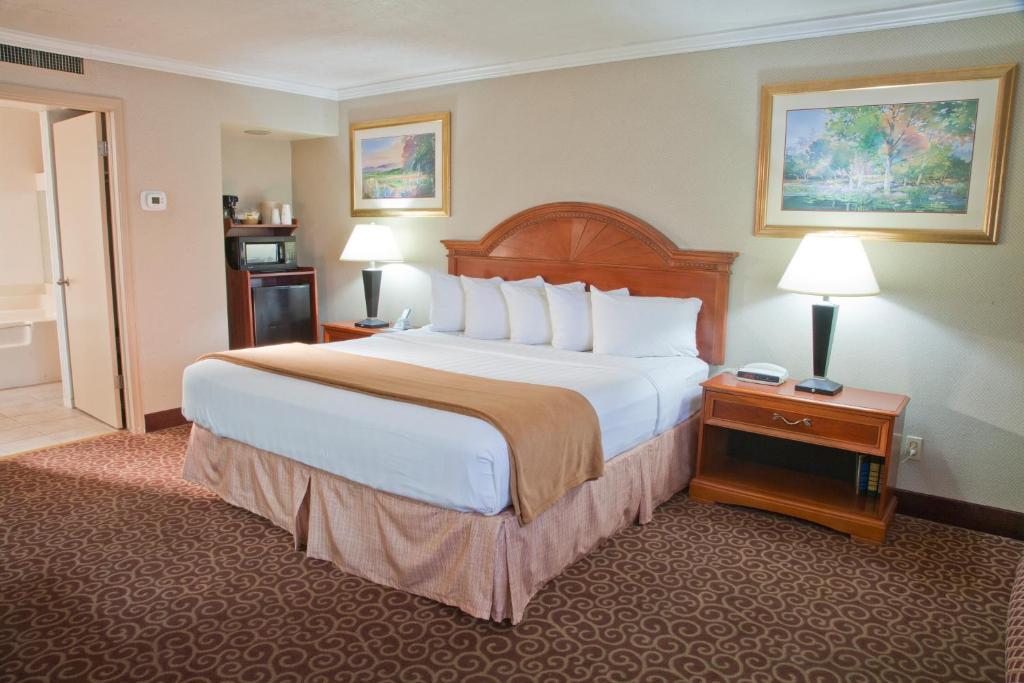 Red Arrow Inn & Suites, A Travelodge By Wyndham Montrose Rom bilde