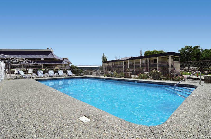 Red Arrow Inn & Suites, A Travelodge By Wyndham Montrose Eksteriør bilde